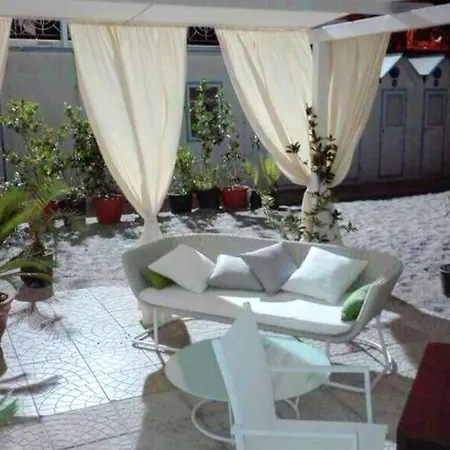 With 3 Bedrooms In With Balcony 700 M From The Beach