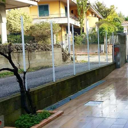 With 3 Bedrooms In With Balcony 700 M From The Beach Apartment Marina di Gioiosa Ionica