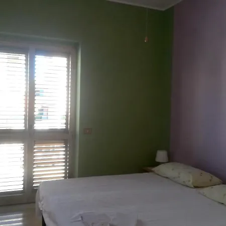 With 3 Bedrooms In With Balcony 700 M From The Beach Marina di Gioiosa Ionica